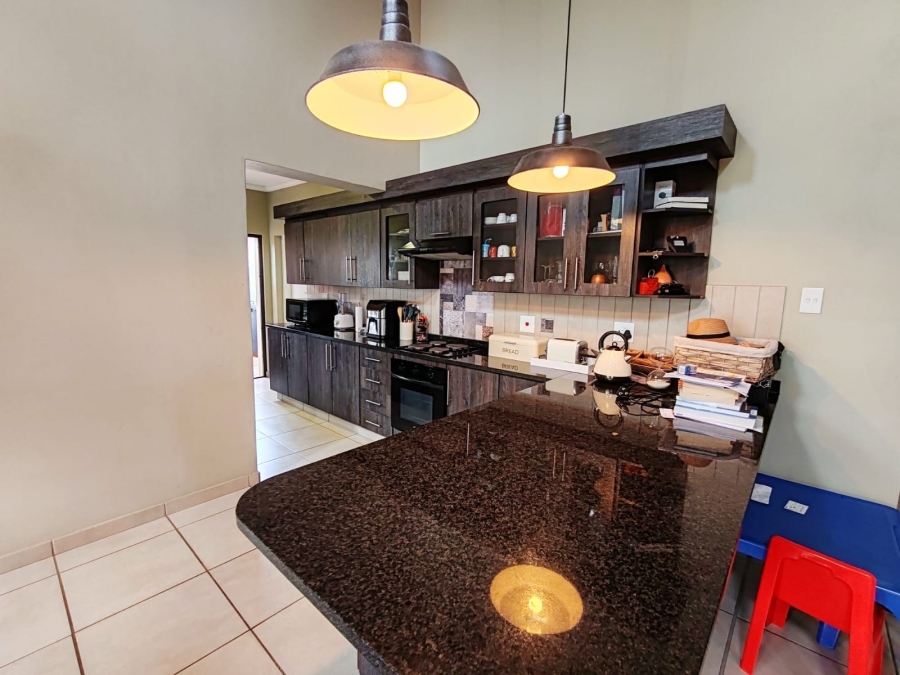 4 Bedroom Property for Sale in Grimbeeck Park North West